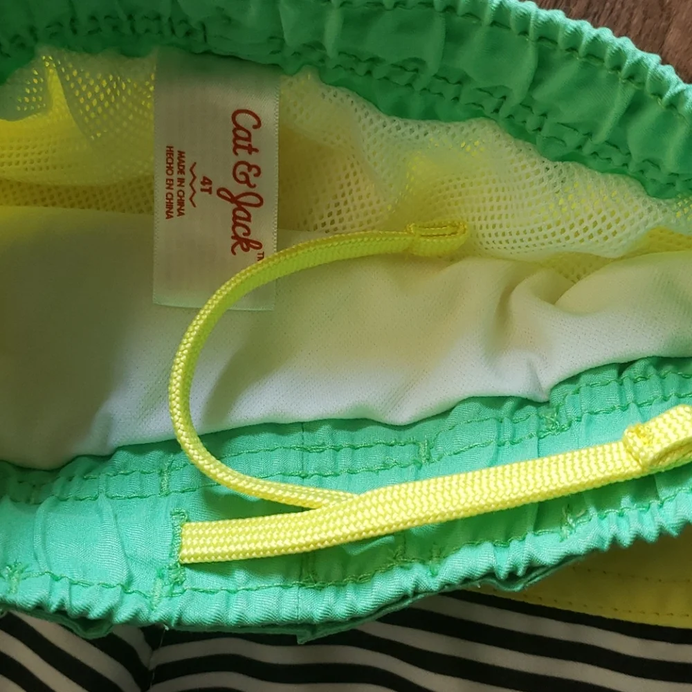 Cat & Jack stripe yellow flaws